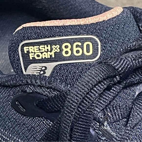New Balance Fresh Foam X 860 Women's Navy Blue Running Shoes Size 8.5B - Picture 5 of 16